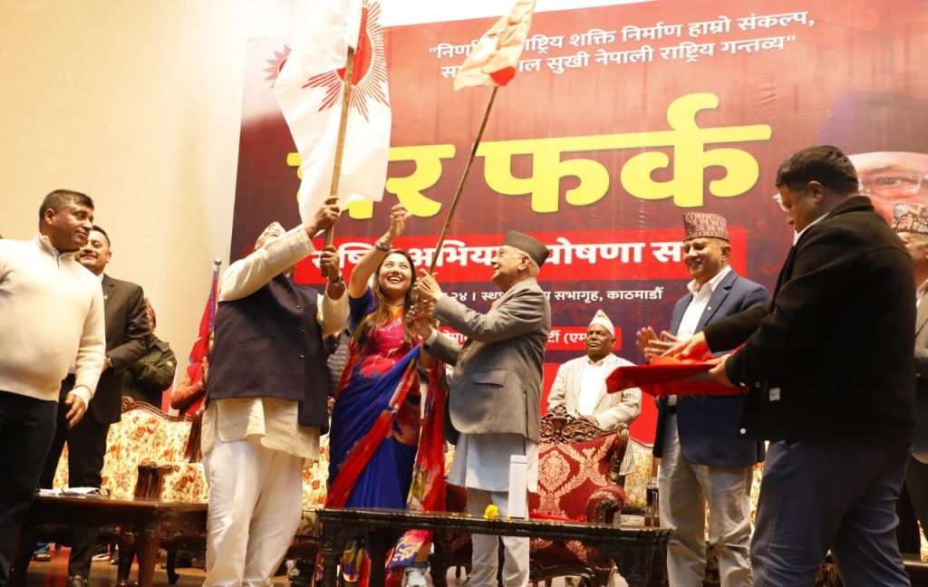 एमालेमै फर्किए झाँक्री र श्रेष्ठसहितका नेताहरु, ओलीलाई बुझाए ‘कलम’