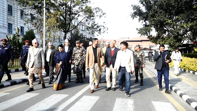 पूर्वराष्ट्रपति भण्डारीद्वारा क्षतिग्रस्त सिंहदरबारको अवलोकन