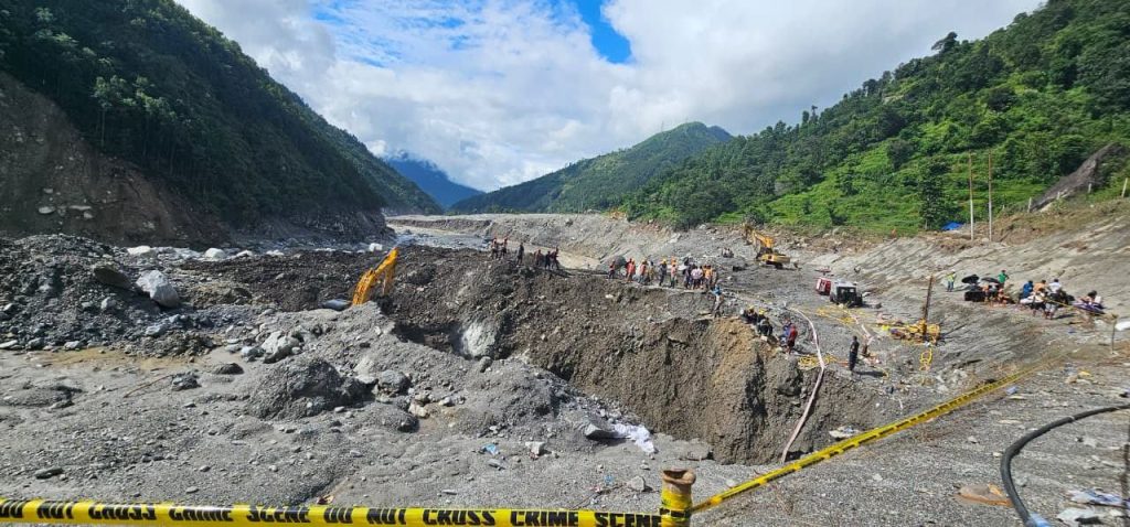 भोटेकोशी बाढी: नेपाली सेनाको खोज तथा उद्धार तीव्र, जलविद्युत् आयोजनाका सुरुङभित्र संयुक्त टोलीको खोजी जारी